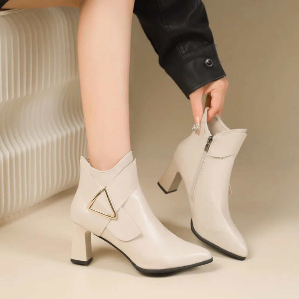 Bottines Femme à Talon Bloc avec Boucle Triangulaire Lucyle