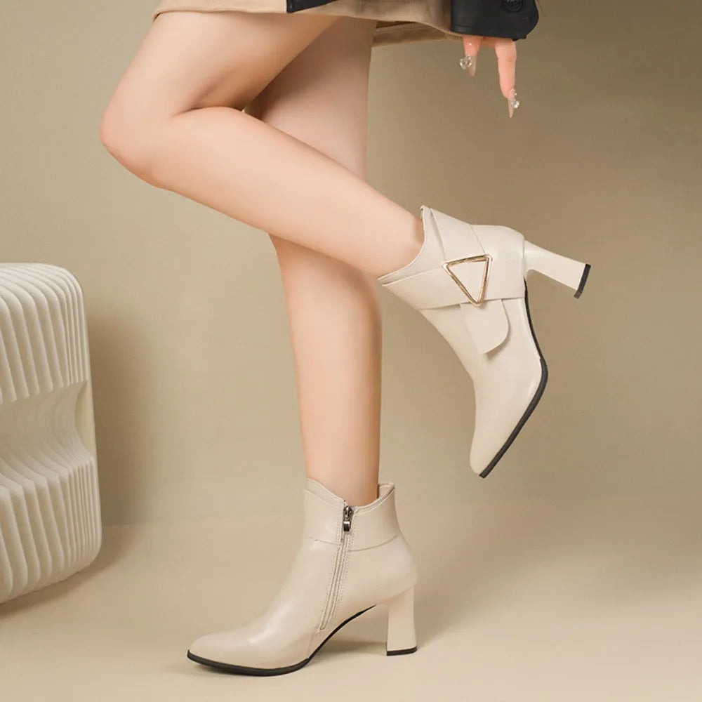 Bottines Femme à Talon Bloc avec Boucle Triangulaire Lucyle