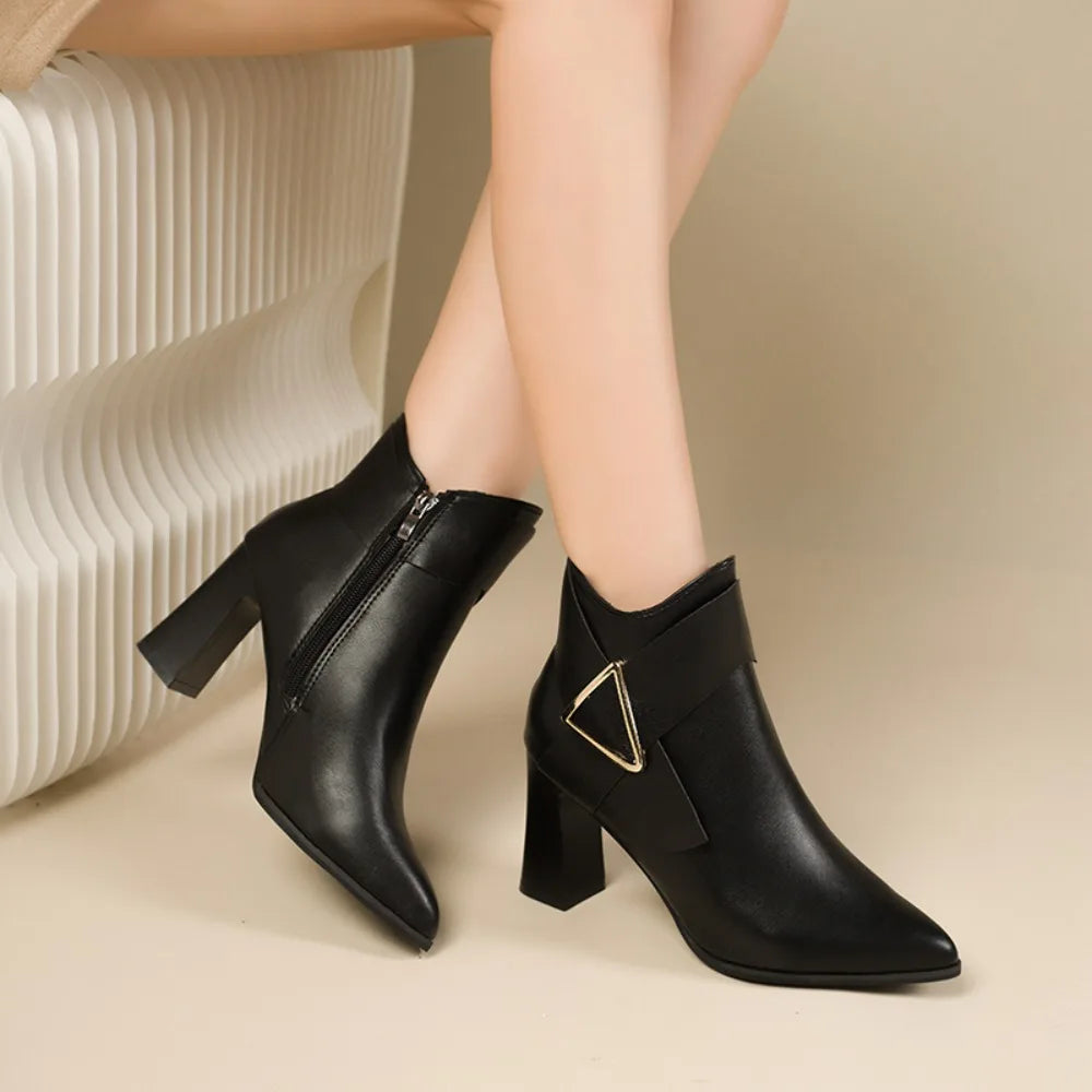 Bottines Femme à Talon Bloc avec Boucle Triangulaire Lucyle