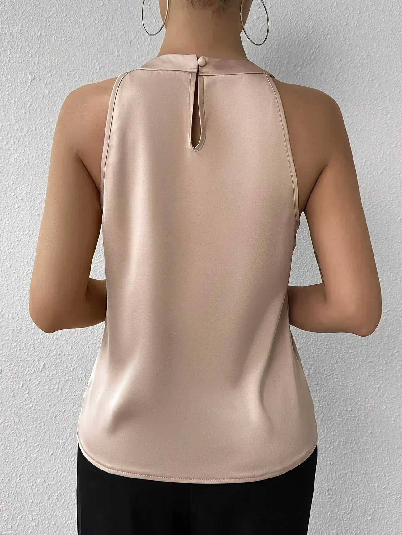 Chemisier Femme avec Épaules Ouvertes en Satin Lucyle