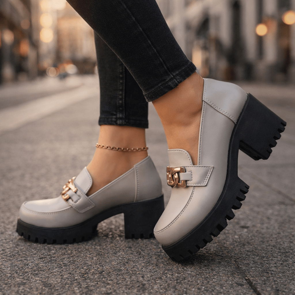 Mocassins Femme en Cuir avec Détail Chaîne Dorée Lucyle