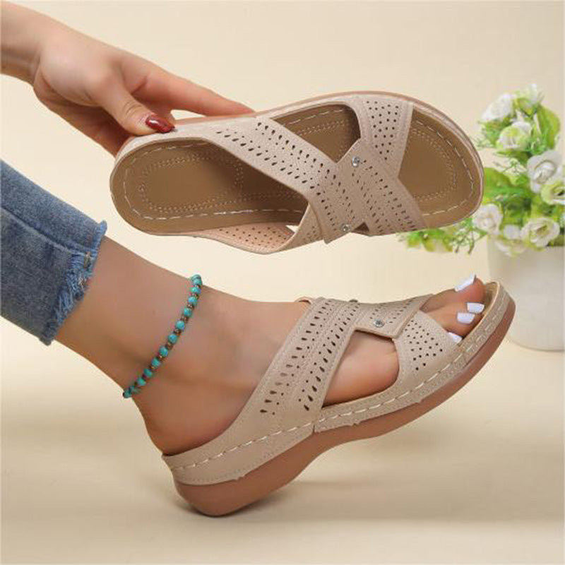 Pantoufles Femme avec Semelle Plateforme en PU Lucyle