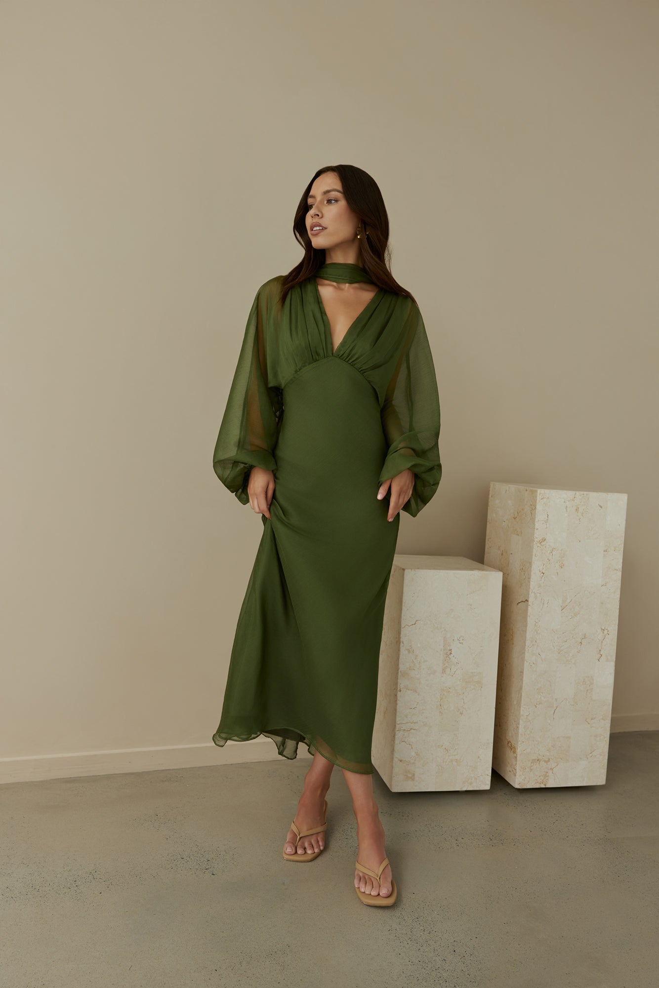 Robe Longue Femme avec Col en V Lucyle