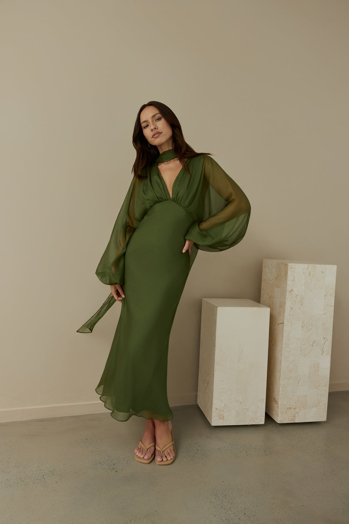 Robe Longue Femme avec Col en V Lucyle