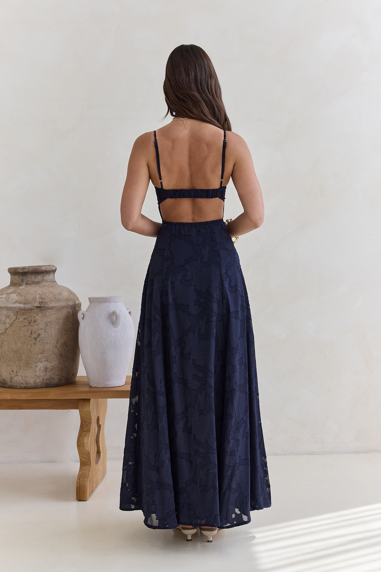 Robe Longue Femme avec Col en V et Détails Plissés Lucyle