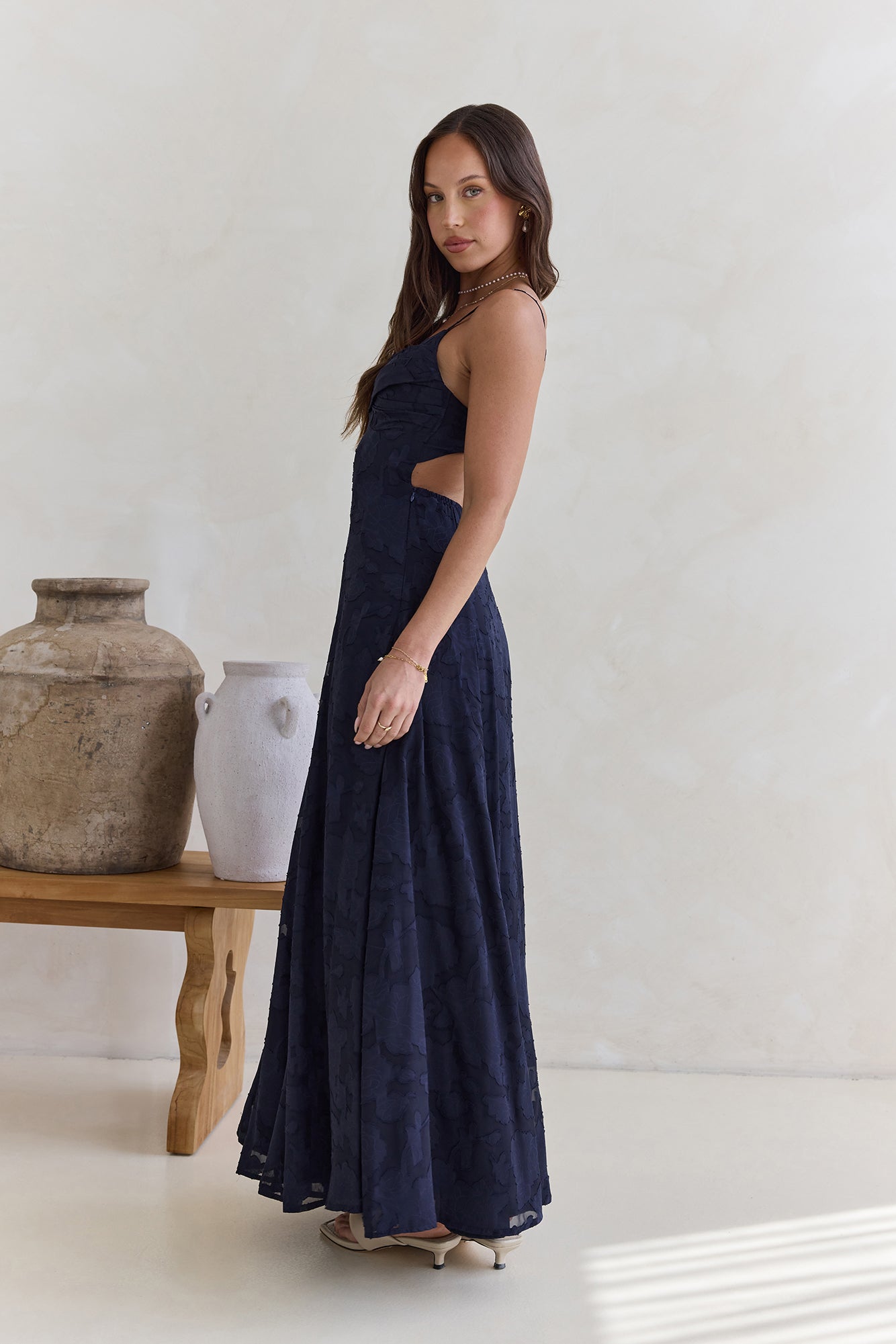 Robe Longue Femme avec Col en V et Détails Plissés Lucyle