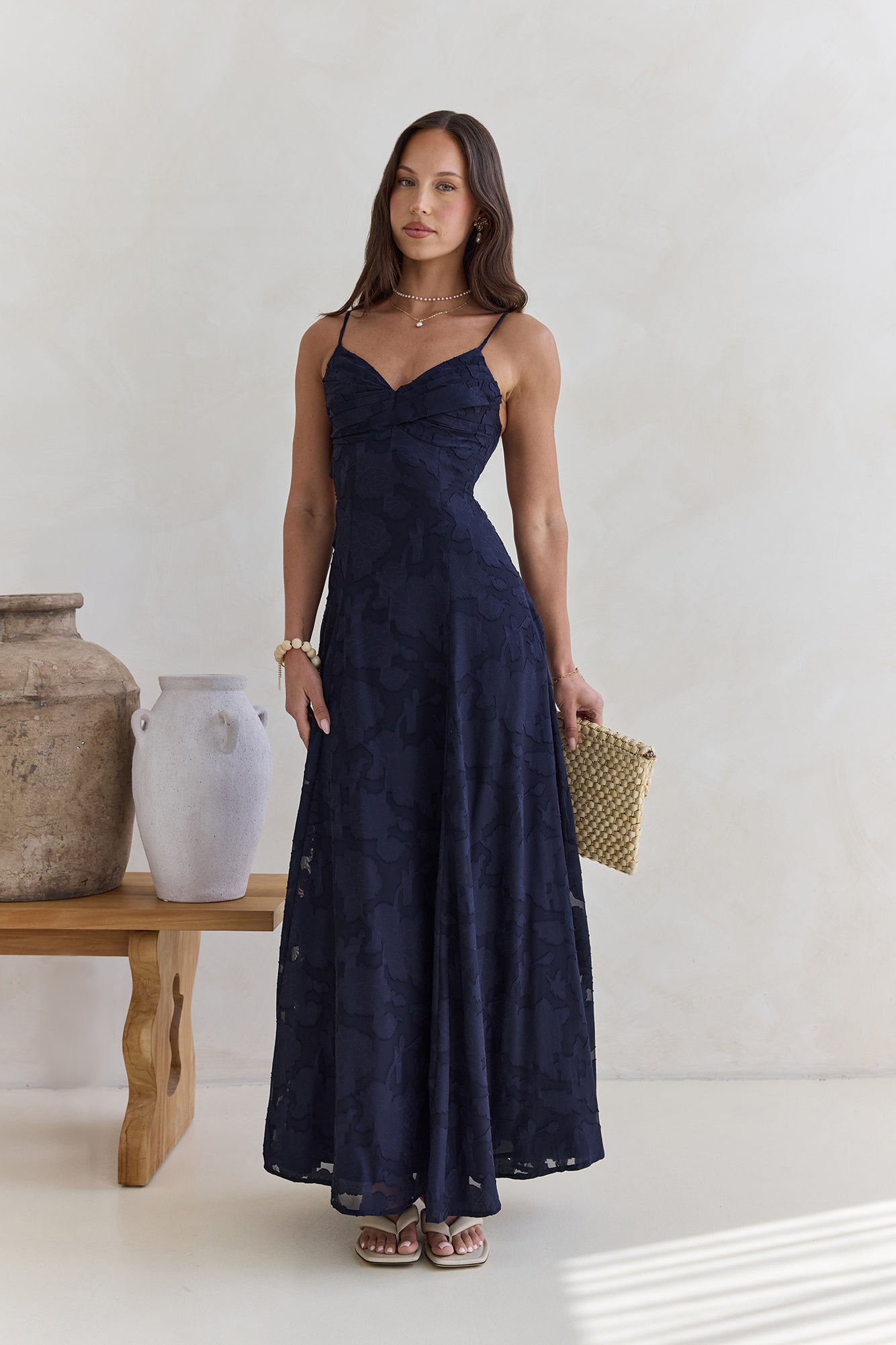 Robe Longue Femme avec Col en V et Détails Plissés Lucyle