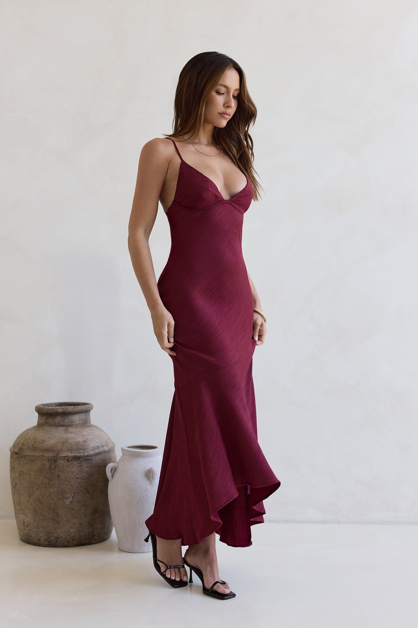 Robe Longue Femme avec Col en V et Ourlet Asymétrique Lucyle