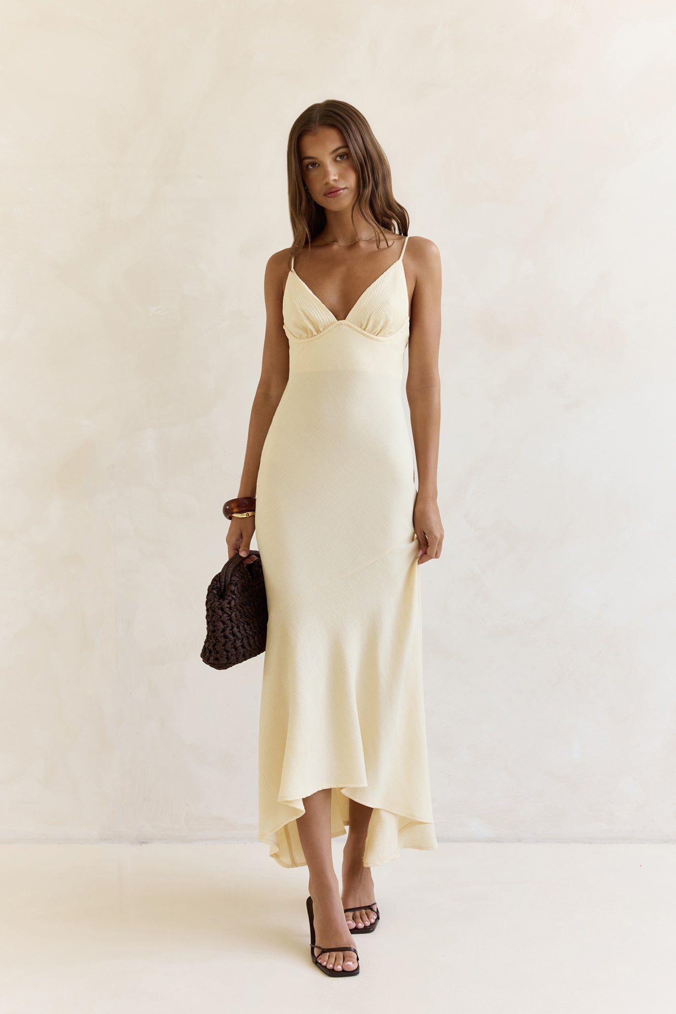 Robe Longue Femme avec Col en V et Ourlet Asymétrique Lucyle