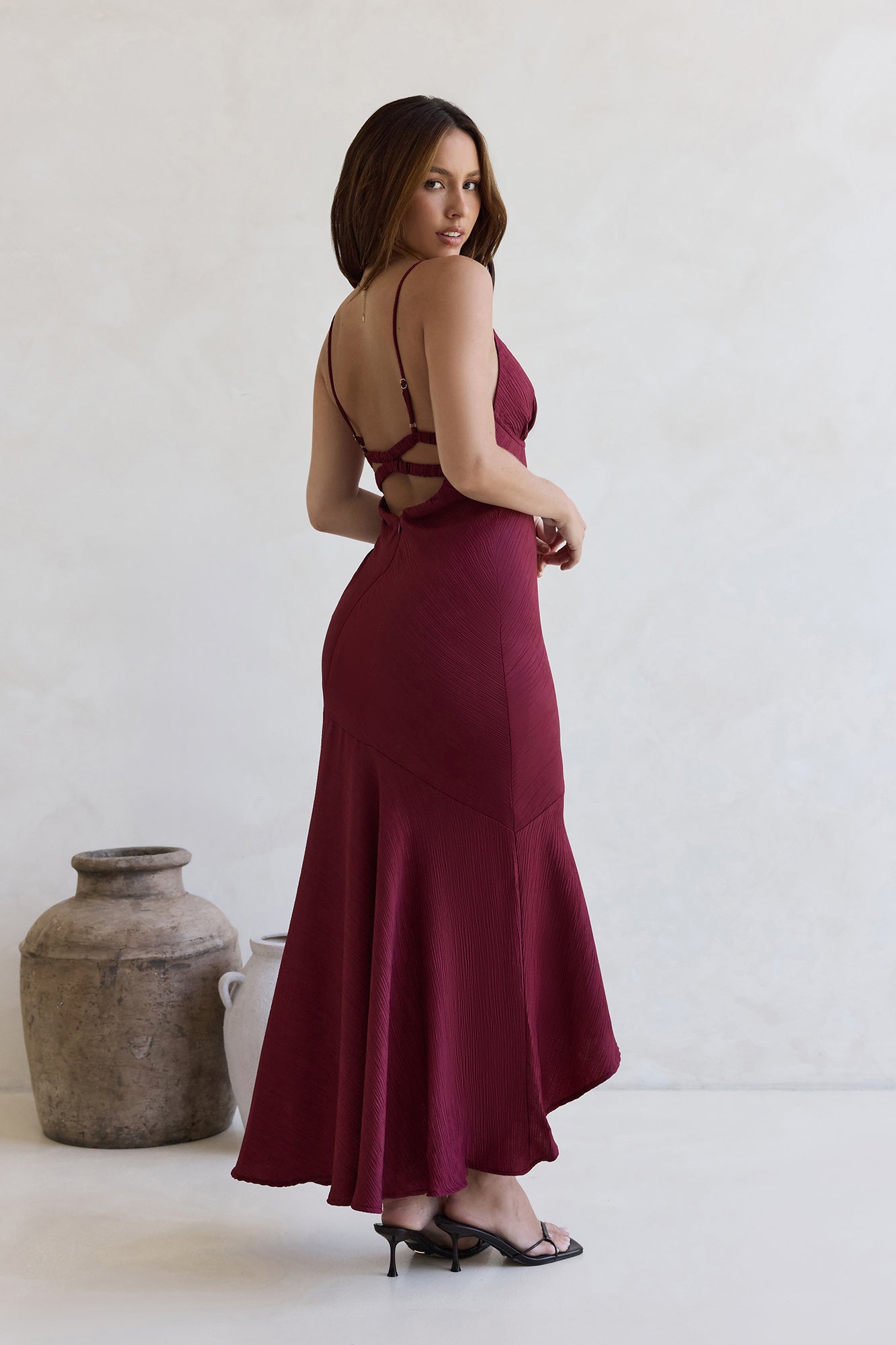 Robe Longue Femme avec Col en V et Ourlet Asymétrique Lucyle