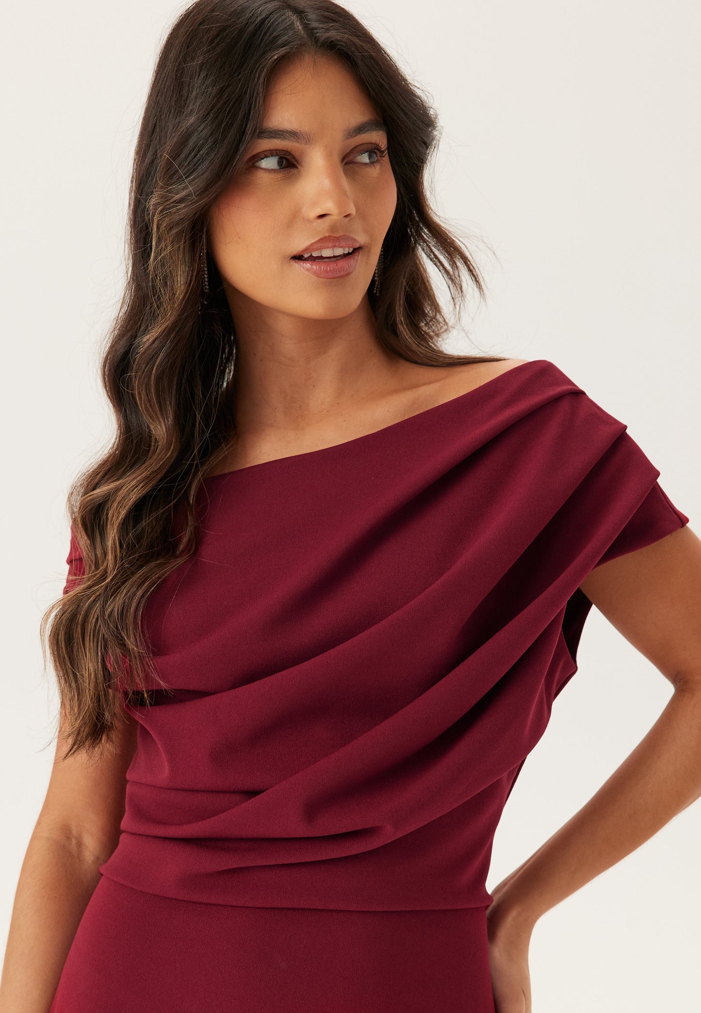 Robe Longue Femme avec Décolleté Asymétrique Lucyle
