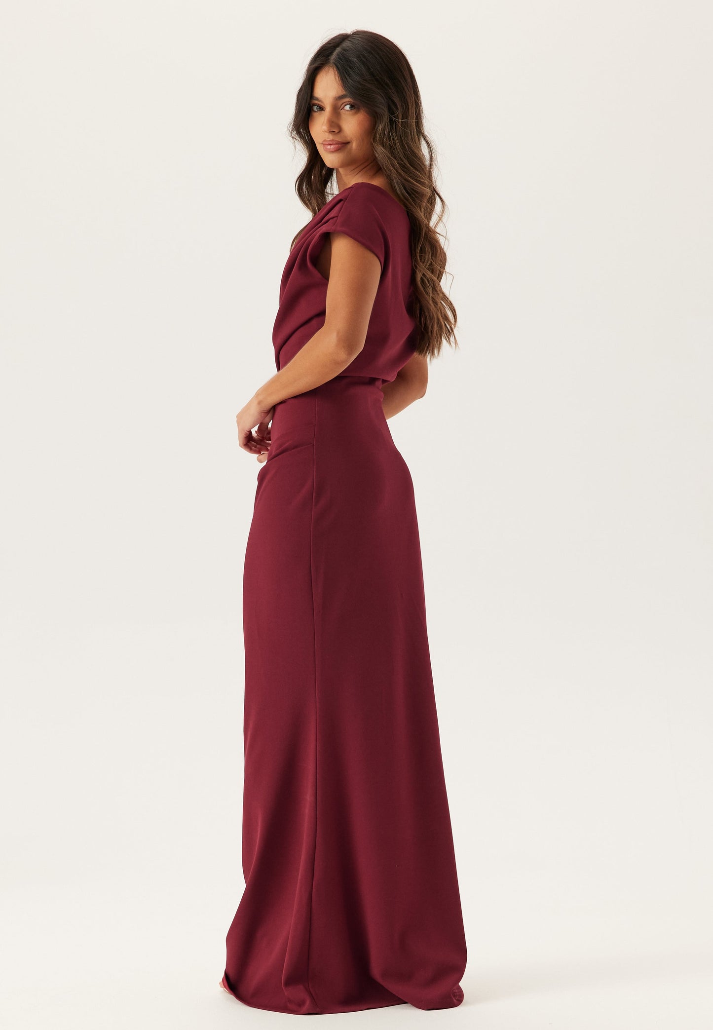 Robe Longue Femme avec Décolleté Asymétrique Lucyle