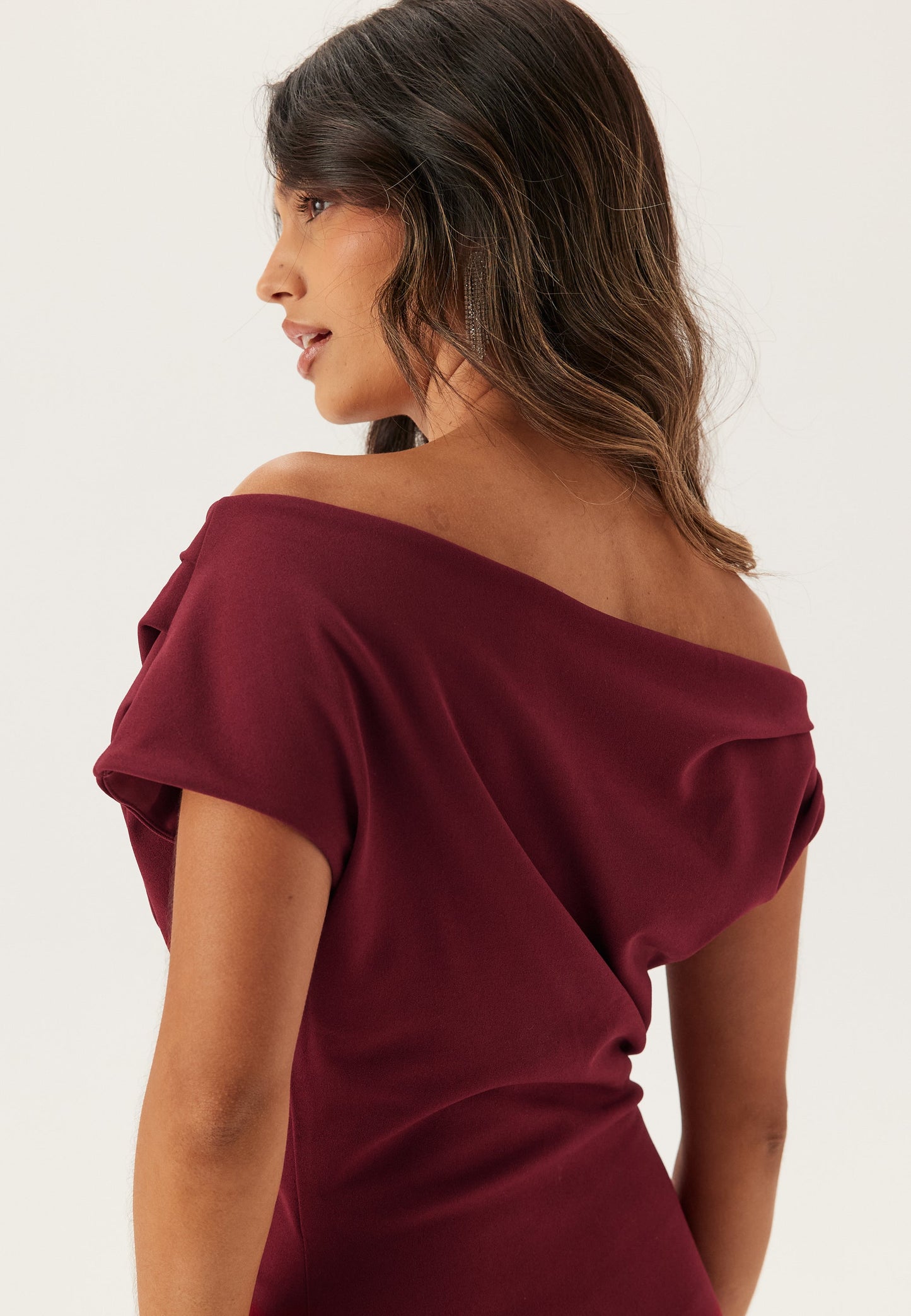 Robe Longue Femme avec Décolleté Asymétrique Lucyle