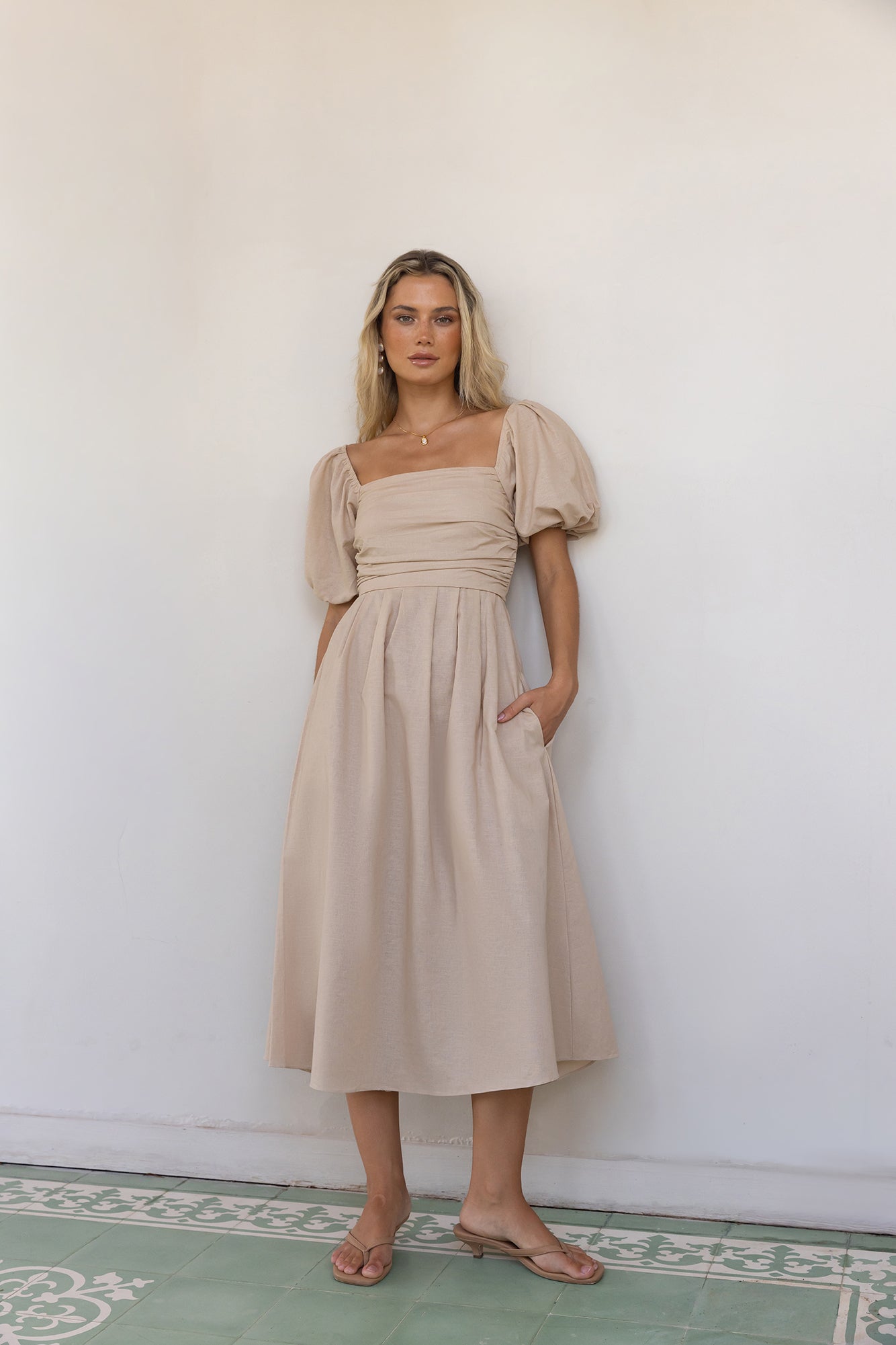 Robe Longue Femme avec Détails Élégants Lucyle