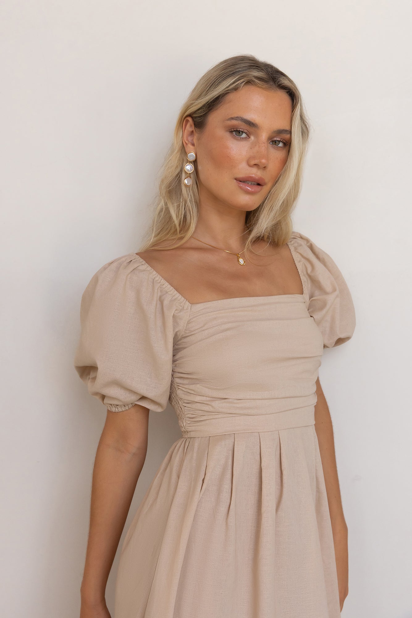 Robe Longue Femme avec Détails Élégants Lucyle