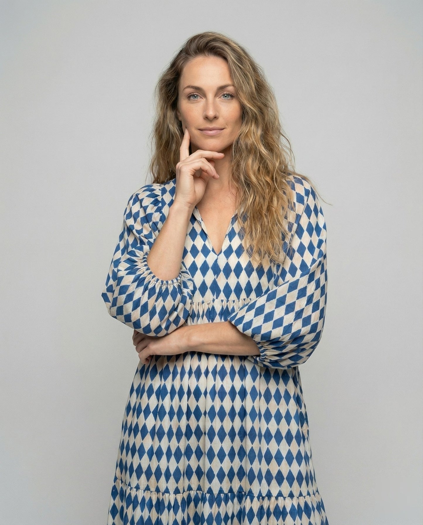 Robe Midi Femme avec Col en V et Manches Mi-Longues Lucyle