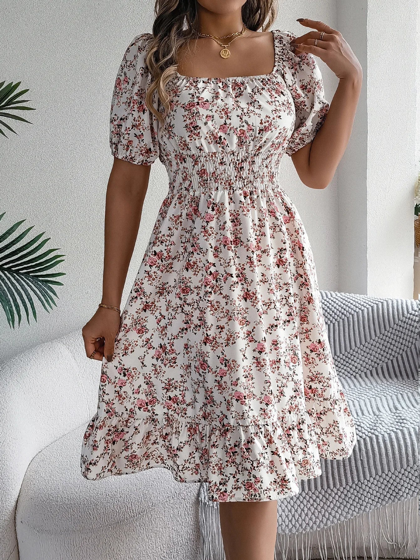 Robe de Plage Femme avec Encolure Carrée et Motif Floral Lucyle