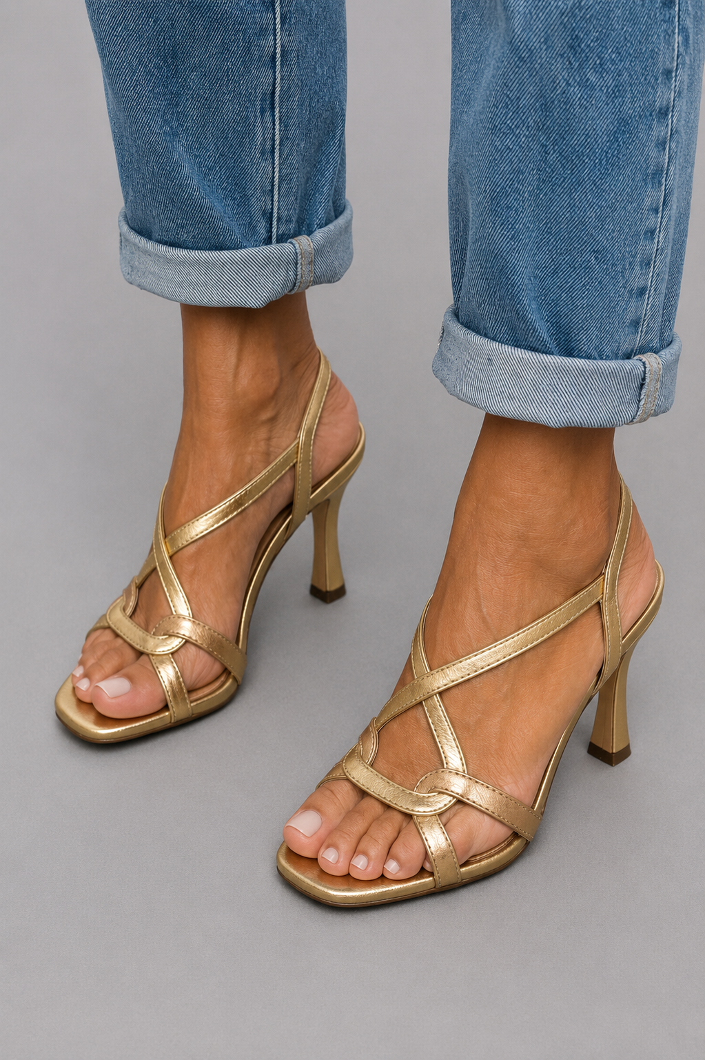 Sandales Femme avec Bretelles Croisées Dorées Lucyle