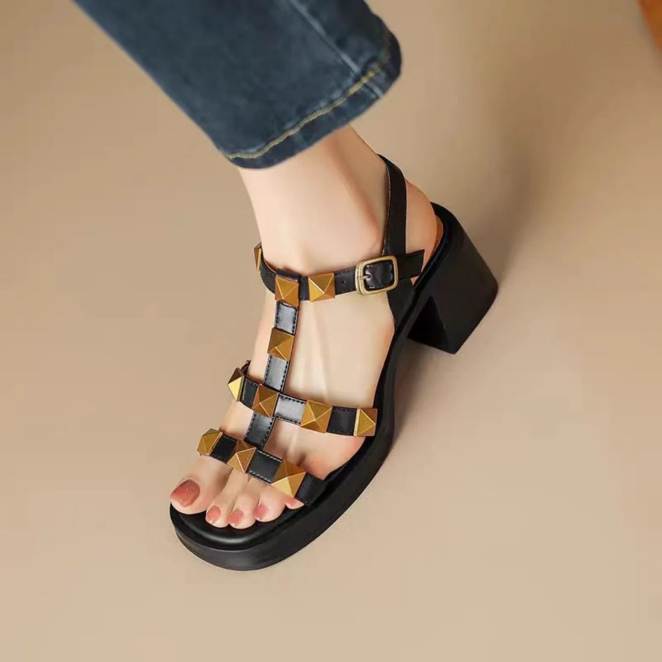 Sandales Femme avec Clous Pyramidaux Lucyle
