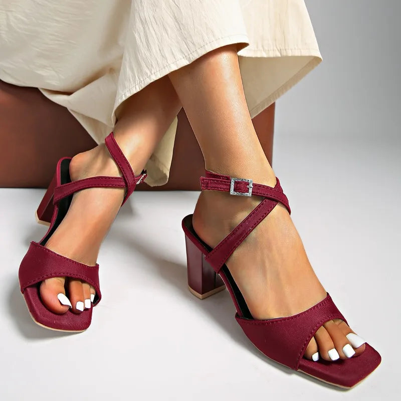 Sandales Femme avec Talon Bloc et Brides Croisées Lucyle