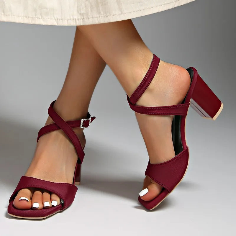 Sandales Femme avec Talon Bloc et Brides Croisées Lucyle
